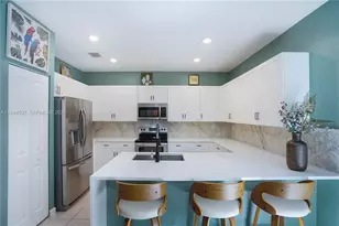 20648 NE 7th Pl, Miami, FL 33179 - Photo 14