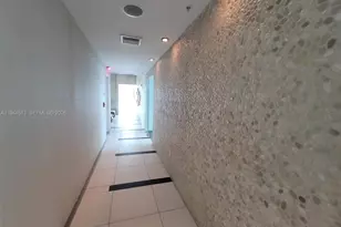 92 SW 3rd St, Miami, FL 33130 - Photo 38