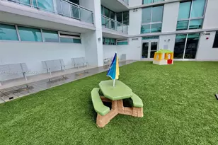 92 SW 3rd St, Miami, FL 33130 - Photo 30