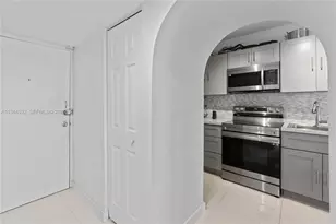 100 Lincoln Rd, Miami Beach, FL 33139 - Photo 4