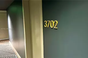 55 SW 9th St, Miami, FL 33130 - Photo 2