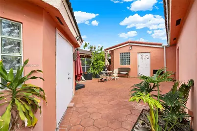 14643 SW 51st St #REAR, Miami, FL 33175 - Photo 2