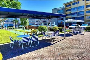 410 SE 2nd St, Hallandale Beach, FL 33009 - Photo 18