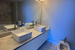 601 NE 36th St, Miami, FL 33137 - Photo 28