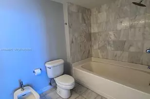 601 NE 36th St, Miami, FL 33137 - Photo 20