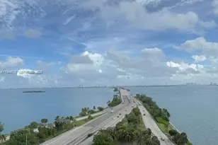 601 NE 36th St, Miami, FL 33137 - Photo 14