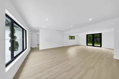 12860 NE 10th Ave, North Miami, FL 33161 - Photo 22