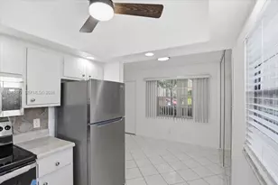 13350 SW 1st St, Pembroke Pines, FL 33027 - Photo 2
