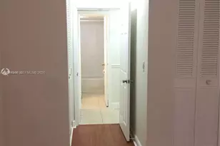 9403 SW 76th St, Miami, FL 33173 - Photo 14