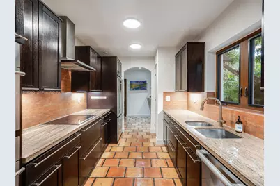 320 W 26th St, Miami Beach, FL 33140 - Photo 10