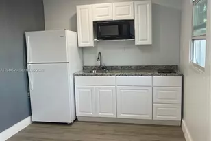 841 N 69th Ave, Hollywood, FL 33024 - Photo 18