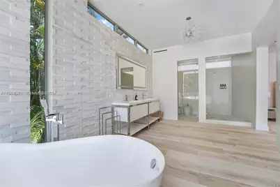 5910 N Bayshore Dr, Miami, FL 33137 - Photo 32