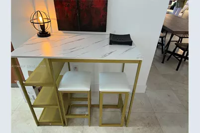 170 SE 14th St #2405, Miami, FL 33131 - Photo 8