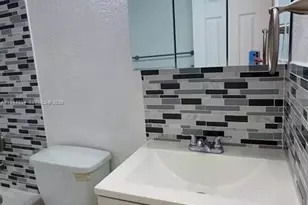 984 W 40th St, Hialeah, FL 33012 - Photo 18