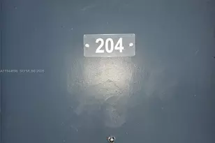 11750 NE 16th Ave, Miami, FL 33161 - Photo 28