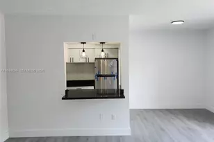 11750 NE 16th Ave, Miami, FL 33161 - Photo 32