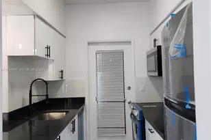 11750 NE 16th Ave, Miami, FL 33161 - Photo 34