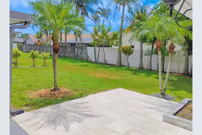9654 Sun Pointe Dr, Boynton Beach, FL 33437 - Photo 12