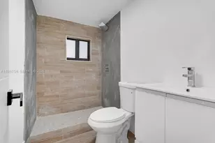 1814 NW 2nd Ct, Miami, FL 33136 - Photo 2