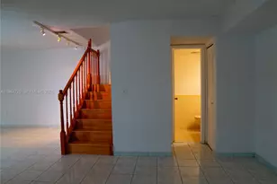 8093 NW 99th St, Hialeah Gardens, FL 33016 - Photo 4