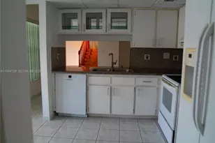 8093 NW 99th St, Hialeah Gardens, FL 33016 - Photo 2