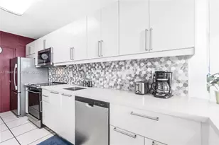 100 Lincoln Rd, Miami Beach, FL 33139 - Photo 10