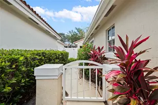 955 Azure Ln, Weston, FL 33326 - Photo 4