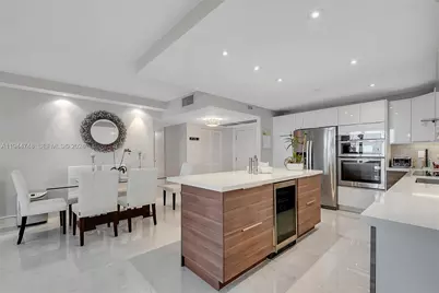 2301 Collins Ave #810, Miami Beach, FL 33139 - Photo 4