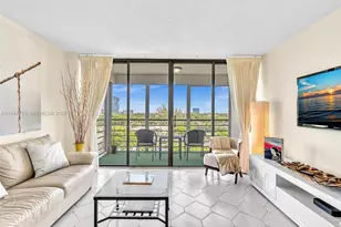 20400 W Country Club Dr, Aventura, FL 33180 - Photo 14