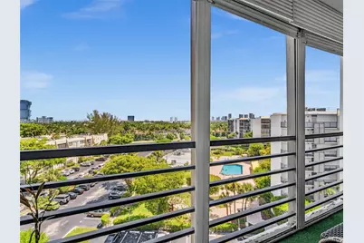 20400 W Country Club Dr #817, Aventura, FL 33180 - Photo 34