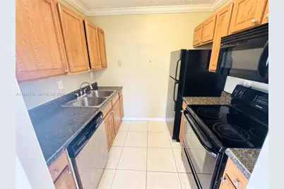 1141 Lake Victoria Dr #E, West Palm Beach, FL 33411 - Photo 6