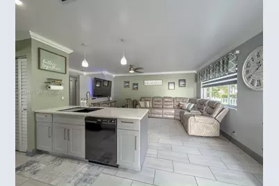 940 SW 177th Way, Pembroke Pines, FL 33029 - Photo 8