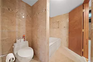 19432 NE 26th Ave, Miami, FL 33180 - Photo 26