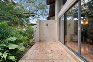 19432 NE 26th Ave, Miami, FL 33180 - Photo 32