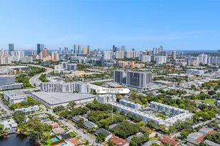 19432 NE 26th Ave, Miami, FL 33180 - Photo 4