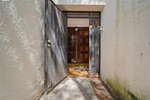 19432 NE 26th Ave, Miami, FL 33180 - Photo 8