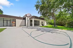 19432 NE 26th Ave, Miami, FL 33180 - Photo 40