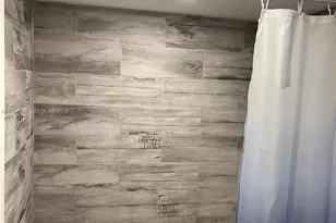 1351 NE Miami Gardens Dr, Miami, FL 33179 - Photo 8