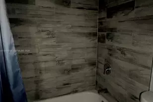 1351 NE Miami Gardens Dr, Miami, FL 33179 - Photo 16