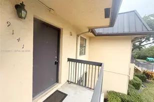 9141 NW 1st Ct, Pembroke Pines, FL 33024 - Photo 4