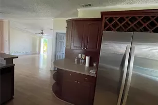 19800 SW 180th Ave, Miami, FL 33187 - Photo 6