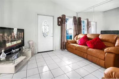 7384 W 29th Ln, Hialeah, FL 33018 - Photo 4
