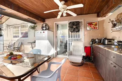 7384 W 29th Ln, Hialeah, FL 33018 - Photo 28