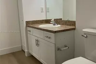 220 SW 116th Ave, Pembroke Pines, FL 33025 - Photo 2