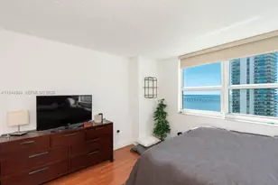 1155 Brickell Bay Dr, Miami, FL 33131 - Photo 10