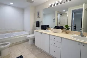17375 Collins Ave, Sunny Isles Beach, FL 33160 - Photo 16