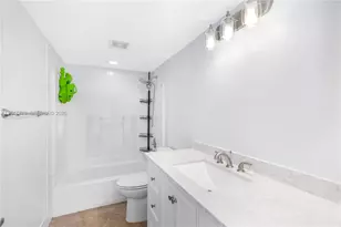 7100 Fairway Dr, Miami Lakes, FL 33014 - Photo 10