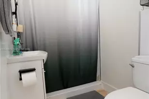 111 SW 31st Ct, Miami, FL 33135 - Photo 6