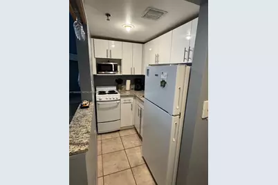 865 Collins Ave #305, Miami Beach, FL 33139 - Photo 10