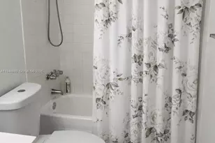 10090 NW 80th Ct, Hialeah Gardens, FL 33016 - Photo 8